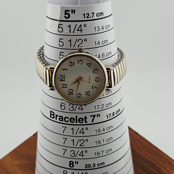 Quartz Gold Tone Watch Classic Pull On Stretch Band Casual Everyday Grandpacore - Picture 6 of 6